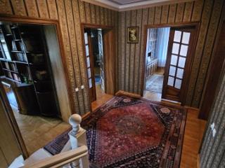 3-этажный дом, 450 м², 18 соток