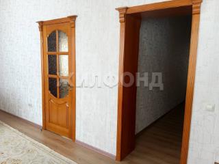  дом, 220 м², 8 соток