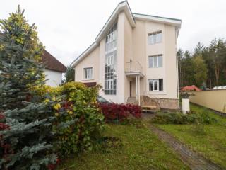  коттедж, 360 м², 14 соток