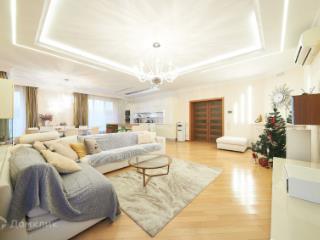5-комн. квартира, 215.9 м², 3/19 этаж