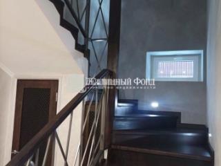 3-этажный дом, 250 м², 4.4 сотки