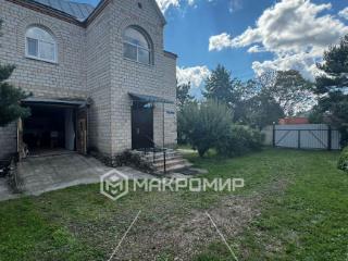  дом, 280 м², 18.3 соток