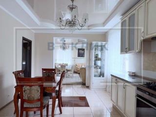  коттедж, 341.3 м², 6.5 соток