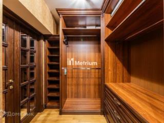 4-комн. квартира, 220 м², 4/6 этаж