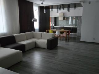 3-комн. квартира, 165 м², 1/3 этаж