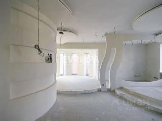 3-этажный дом, 740 м², 8 соток