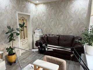 3-этажный дом, 250 м², 7.38 соток