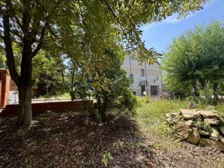 4-этажный дом, 365.5 м², 14.8 соток