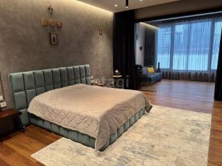 3-комн. квартира, 198 м², 2/12 этаж