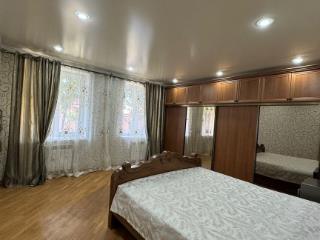  дом, 180 м², 12 соток