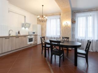 4-комн. квартира, 87.4 м², 2/4 этаж