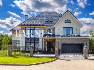 2-этажный дом, 600 м², 15 соток