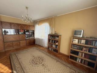 2-комн. квартира, 55.7 м², 4/5 этаж