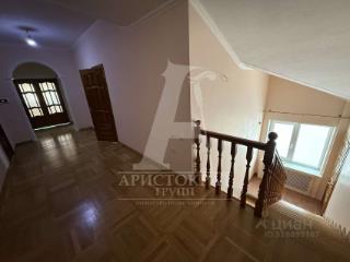 3-этажный дом, 377.5 м², 4.4 сотки