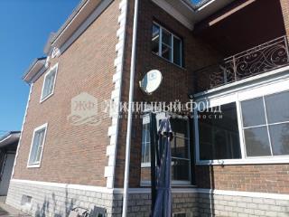 3-этажный дом, 250 м², 4.4 сотки