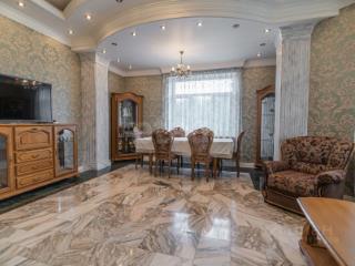 3-этажный дом, 495 м², 20 соток