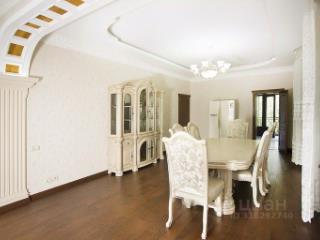 3-этажный дом, 469.2 м², 19 соток