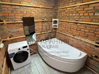  дом, 201 м², 10 соток