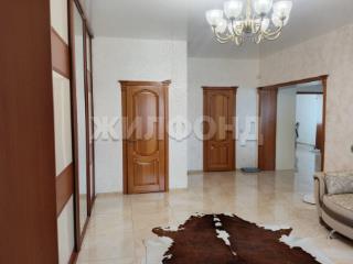  дом, 220 м², 8 соток