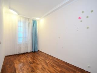 4-комн. квартира, 112 м², 2/3 этаж