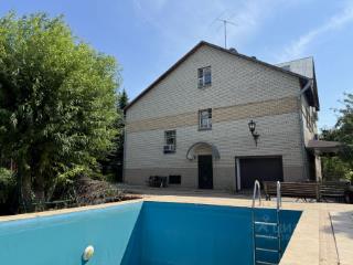 4-этажный дом, 365.5 м², 14.8 соток