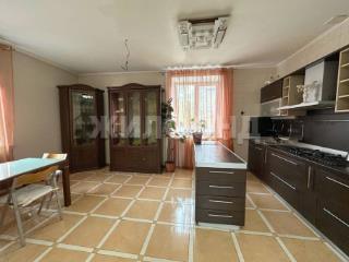  дом, 292 м², 13.47 соток