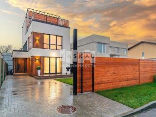3-этажный дом, 160 м²
