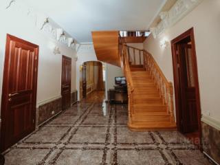 4-этажный дом, 539 м², 8 соток