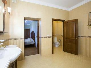 3-этажный дом, 469.2 м², 19 соток