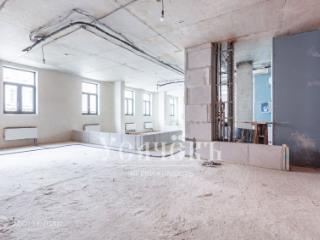 3-комн. квартира, 130 м², 4/4 этаж