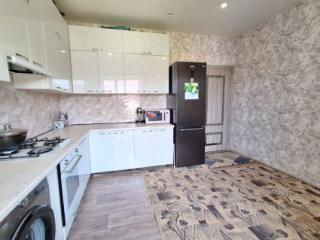 3-этажный дом, 208.2 м², 7 соток