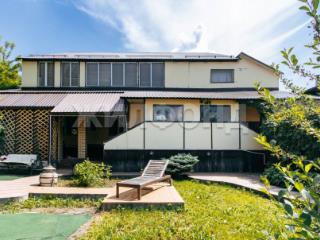  дом, 398 м², 7 соток