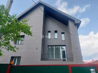 3-этажный дом, 277.6 м², 20 соток