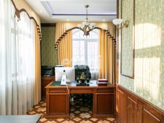 3-этажный дом, 432 м², 16.92 соток