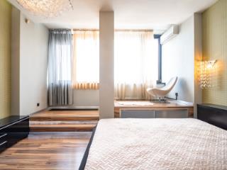 2-комн. квартира, 95.4 м², 8/8 этаж