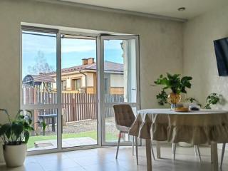  дом, 154 м², 1.5 сотка