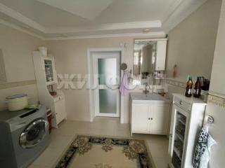  дом, 286.8 м², 17.85 соток