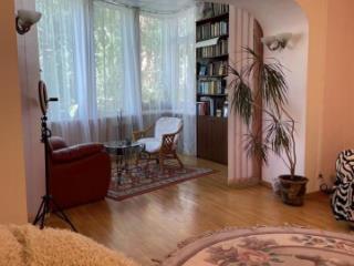 5-комн. квартира, 180 м², 2/4 этаж