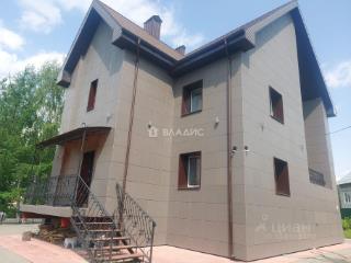 3-этажный дом, 277.6 м², 20 соток