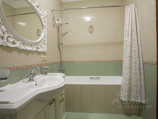 3-этажный дом, 469.2 м², 19 соток