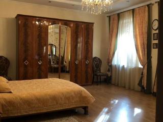  дом, 398 м², 7 соток