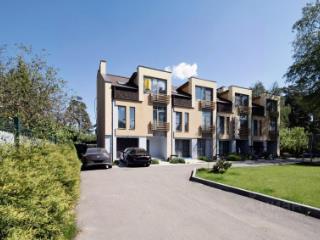 3-этажный таунхаус, 240 м², 3.94 сотки