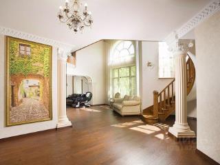 3-этажный дом, 469.2 м², 19 соток