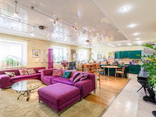 6-комн. квартира, 323.3 м², 8/9 этаж