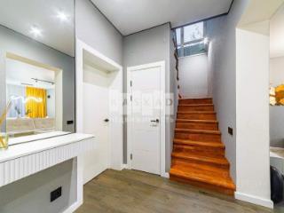 3-этажный дом, 160 м²