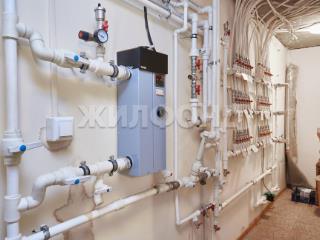  дом, 240.1 м², 9 соток