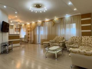 3-комн. квартира, 130 м², 10/13 этаж
