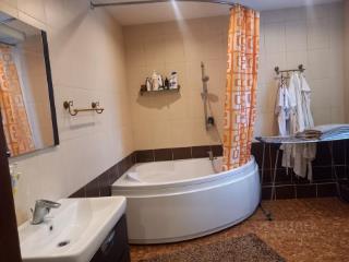 2-этажный коттедж, 200 м², 9 соток