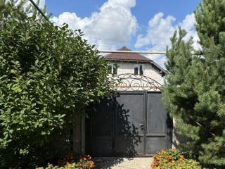  дом, 178.6 м², 15 соток