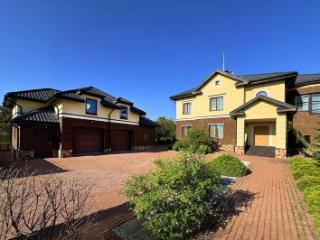 3-этажный дом, 469.2 м², 19 соток